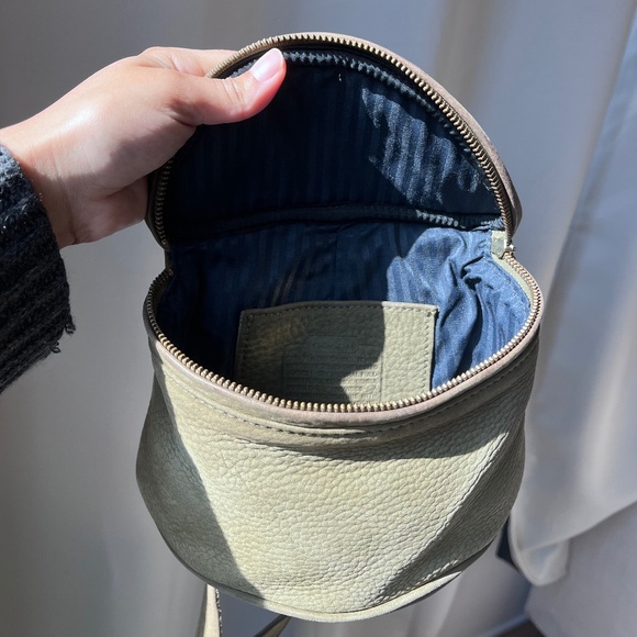 ON HOLD vintage coach sonoma fishing creel in SAGE nubuc suede - Picture 6 of 9